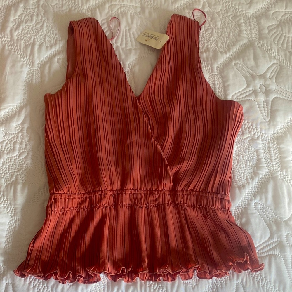 Sydney Pleated Top by Moodie size Small NWT